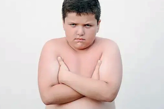 Ergenlik Döneminde Jinekomasti Normal mi?